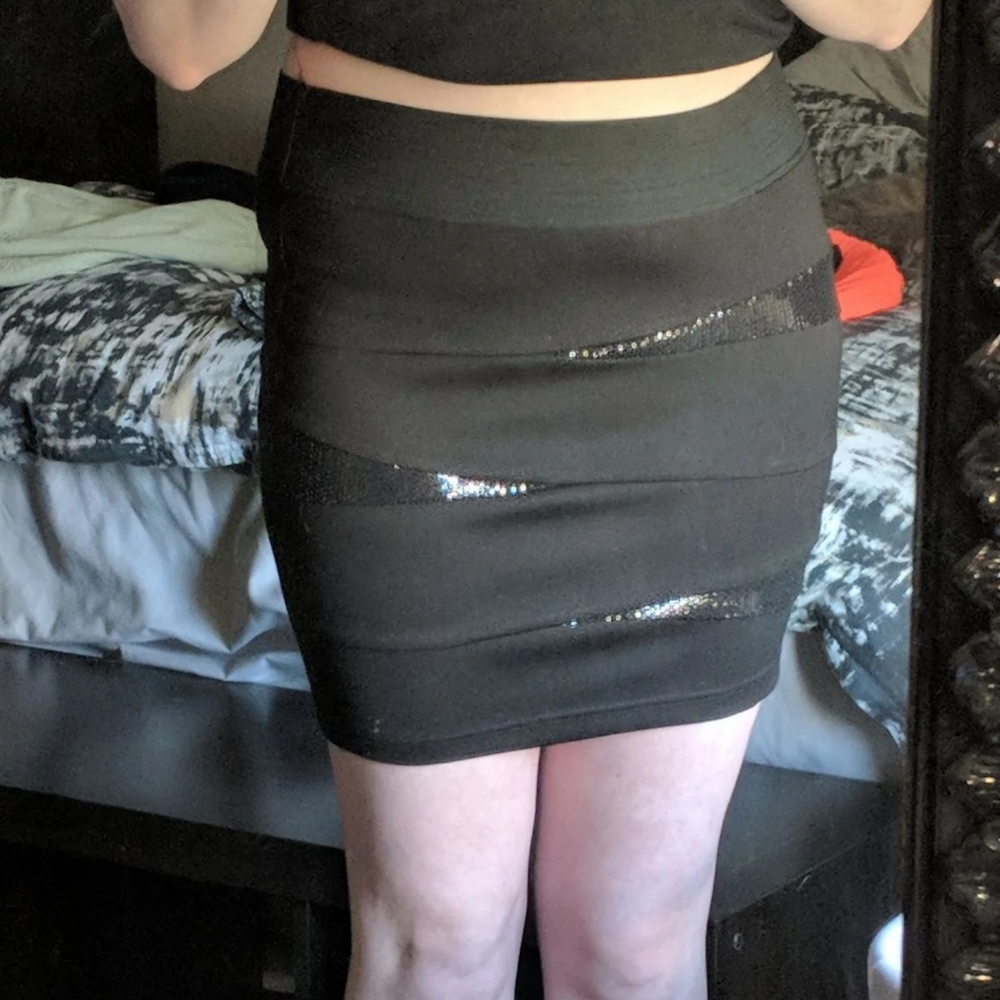 Maurices Black pencil skirt - medium - sequin - stretchy - Y2K Bandage Skirt